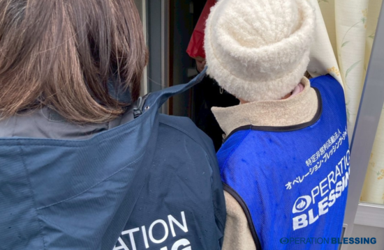 地域ボランティアの方と戸別訪問