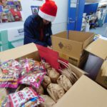 クリスマスギフト　段ボールや緩衝材